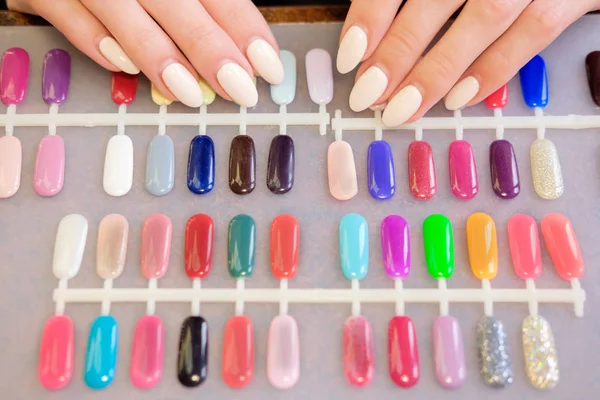 Palette d'ongles colorés fermer — Photo