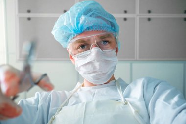 cerrah, portre Acil servisinde iş yerinde