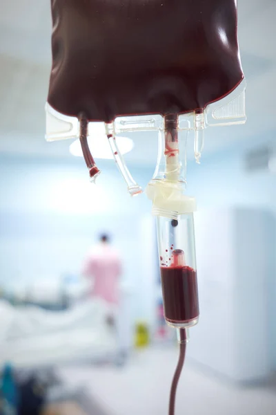 Närbild Blodtransfusion Intensivvårdsavdelning — Stockfoto