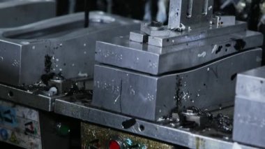 Lastik taban otomatik üretimini kapatın