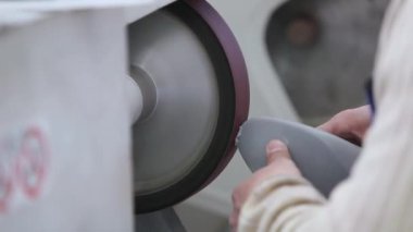 Bir form ayakkabı üretimi için hazırlanıyor