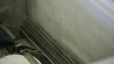 Yavaş hareket görünümü makine tabanları test yapar. Yakın çekim