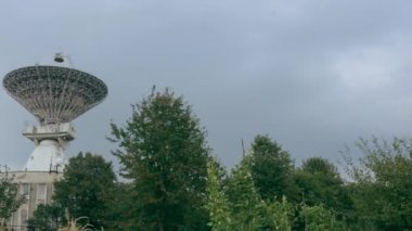 Panorama görünüm alanı iletişim merkezi uydu dizinin