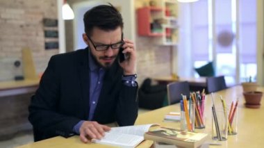 Evet ve seyir için kitap genç işadamı