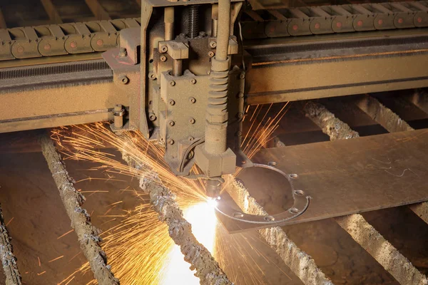 CNC plasma cutting machine during operation. — Stock Photo, Image