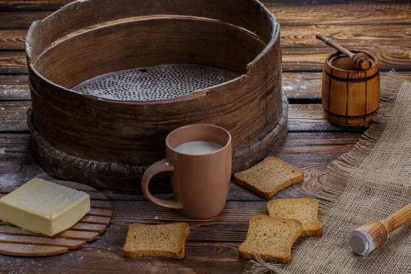 Elek ve un ile toz ürünler