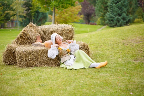 köylü saman işten sonra dinlenme