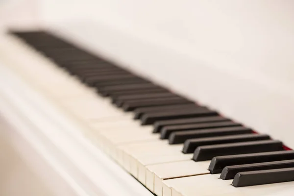 Zongora billentyűk nézett-ból fenti — Stock Fotó