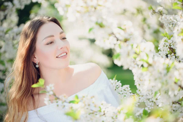 Young Beautiful Blonde Woman Blooming Almonds Garden White Flowers Spring — Stock Photo, Image