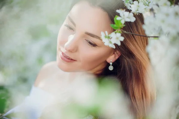 Young Beautiful Blonde Woman Blooming Almonds Garden White Flowers Spring — Stock Photo, Image