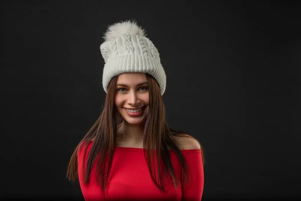 Mulher Moderna Hipster Retrato Sorrindo Feliz Confiante Olhando Para Câmera — Fotografia de Stock