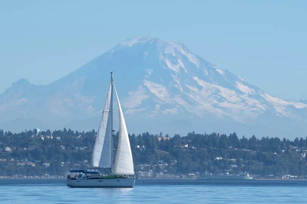 Vela de la tarde en Elliott Bay — Foto de Stock