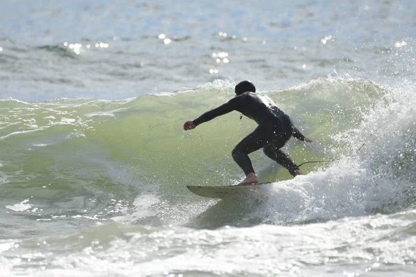 Surfen am ersten Strand — Stockfoto