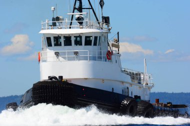 Okyanus gidiş Tug Puget Sound üzerinde çalışmalar devam etmektedir
