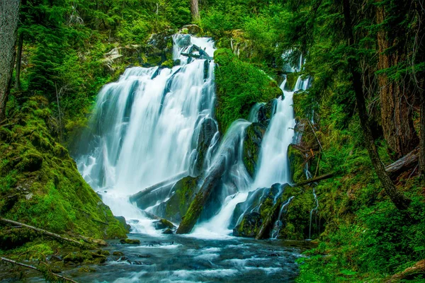 Cascate del torrente nazionale — Foto Stock