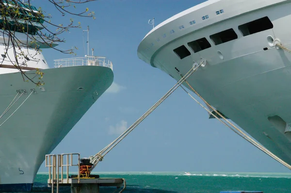 Ship's Bows — Stock Photo, Image