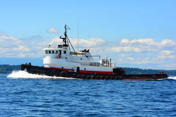 Okyanus gidiş Tug Puget Sound üzerinde çalışmalar devam etmektedir