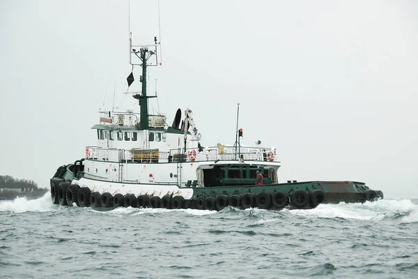 Rebocador oceano indo, Stacey Foss, Underway em Puget Sound — Fotografia de Stock
