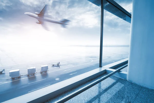 Scène Moderne Aéroport Flou Mouvement Passager Avec Fenêtre Extérieur — Photo