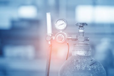 Kaynak gazı silindiri basınç göstergesi.