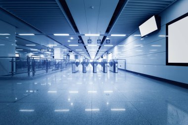 Metro İstasyonu yaya erişim kapıları