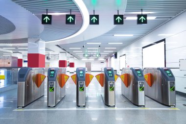 Metro İstasyonu yaya erişim kapıları