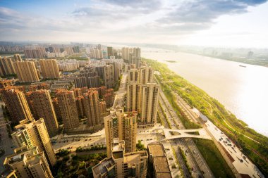 Şehir bina ve nehir, China Nanchang havadan görünümü