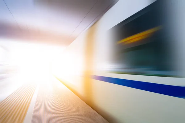 Супер Обтічна Високошвидкісна Залізнична Станція Тунель Ефектом Руху Світла Фон — стокове фото