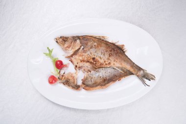 teriyaki sosu ve beyaz tabak, popüler Japon mutfağı pirinç Mackerel(Saba) biftek ızgara