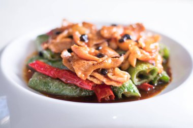 Tatlı ve Ekşi Domuz