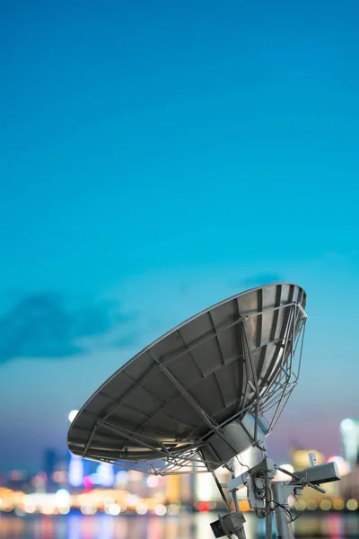 Bild Paraboliska Satellitmottagare För Rymdteknik — Stockfoto