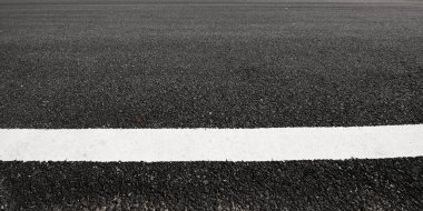 Ayırma çizgileri ile yol asfaltı dokusu