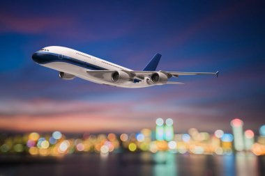 jet uçağının kalkış düşük açılı görünüş