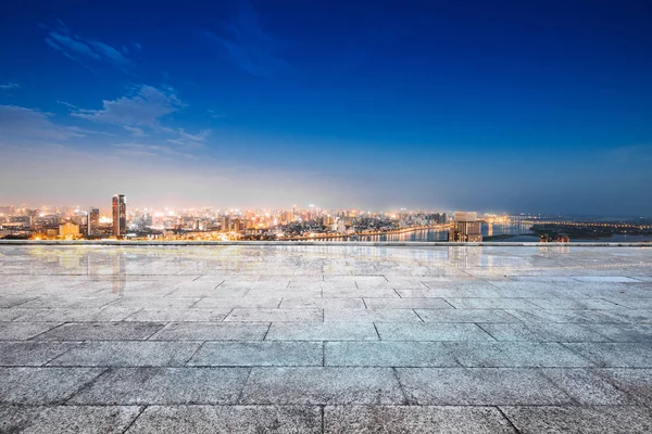 Cityscape ve Hangzhou boş tuğla yerden manzarası