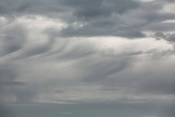 Formation de nuages de pluie avant le strom . — Photo