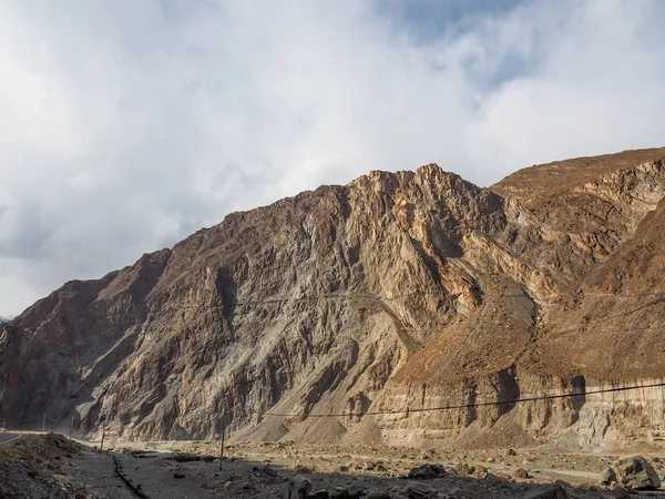 Vieille route de la soie le long de la Karakorum Highway au Pakistan — Photo