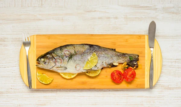 Forel vissen gekookt — Stockfoto