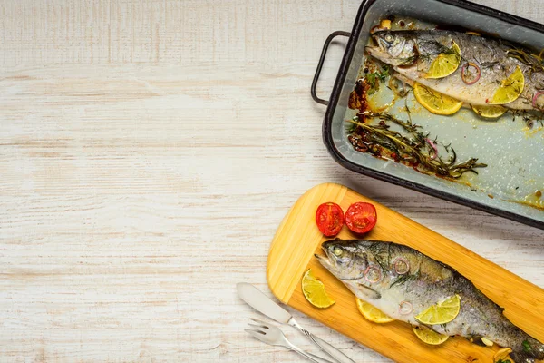 Pesce al forno con spazio copia — Foto Stock