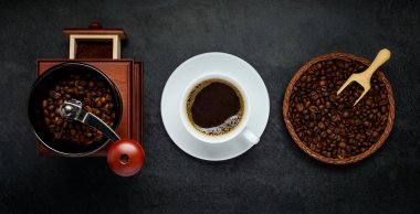 Kahve öğütücü, sıcak ve fasulye