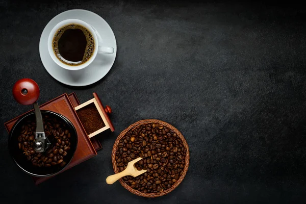 Cup of Coffee with Grinder and Beans with Copy Space — Stock Photo, Image