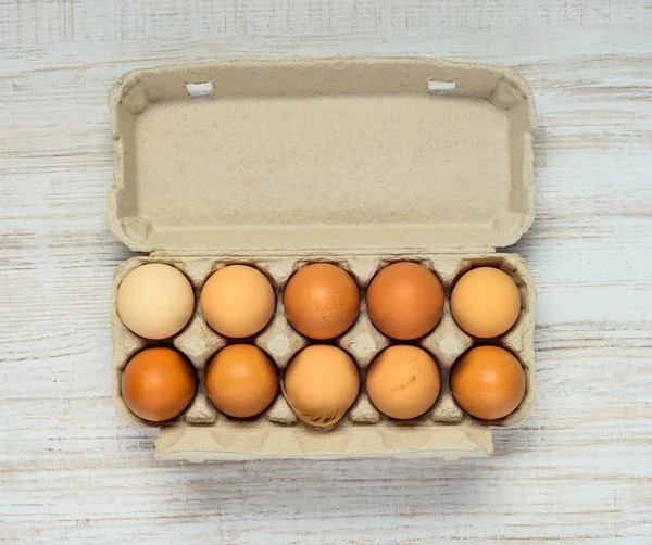 Caja de huevos con huevos — Foto de Stock