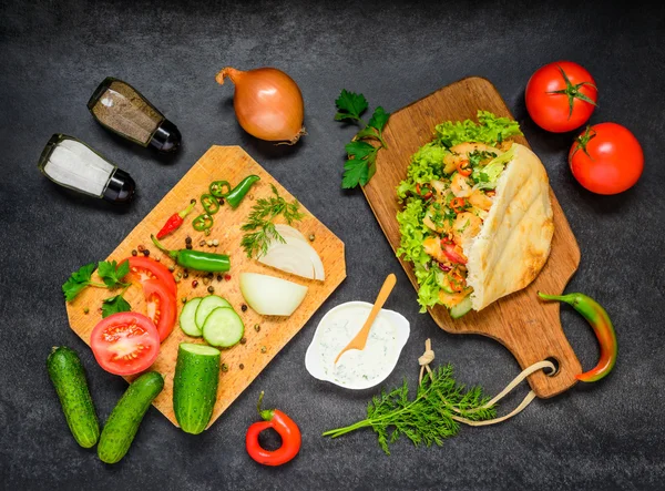 Doner kebab cu legume proaspete — Fotografie, imagine de stoc