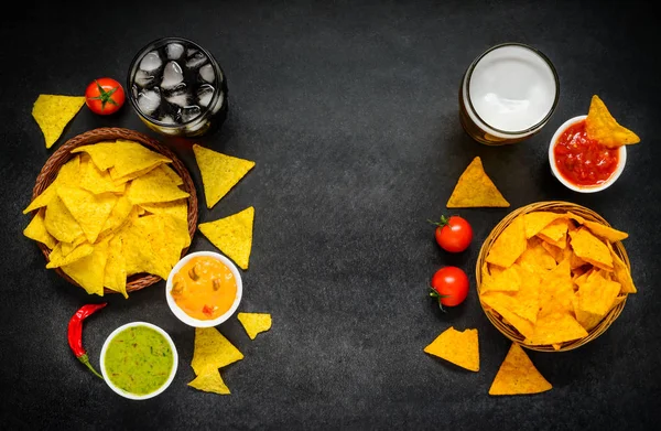 Tortilla y Nacho con bebidas y espacio para copiar — Foto de Stock