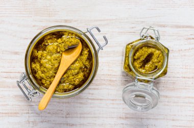 Pesto kavanoza Üstten Görünüm