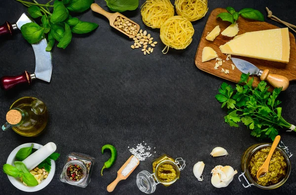 Copy Space Frame with Herbs, Pesto and Condiments — Stock Photo, Image