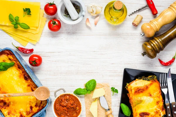 Bingkai dengan Itali Cuisine Ingredients Memasak — Stok Foto