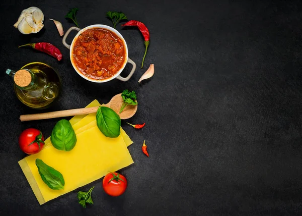 Cozinhar ingredientes com espaço de cópia — Fotografia de Stock