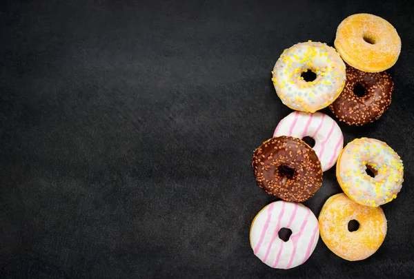 Donuts en el área de espacio de copia —  Fotos de Stock