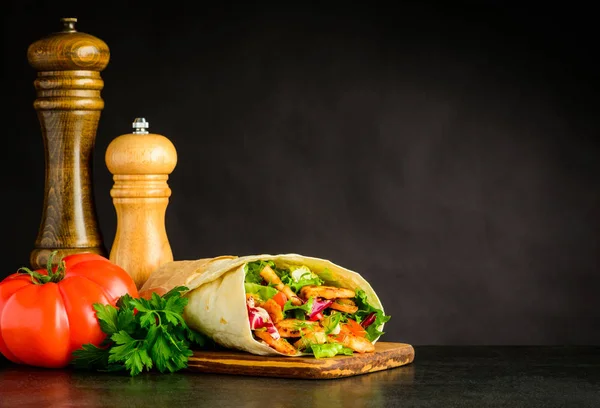 Shawarma com tomate e especiarias — Fotografia de Stock