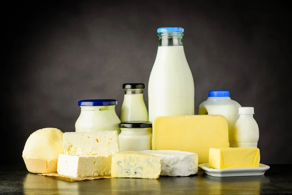 Milchprodukte, Käse und Milchprodukte — Stockfoto